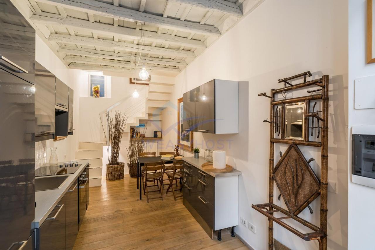 Cozy Entire Close To Piazza Trilussa Apartment Rom